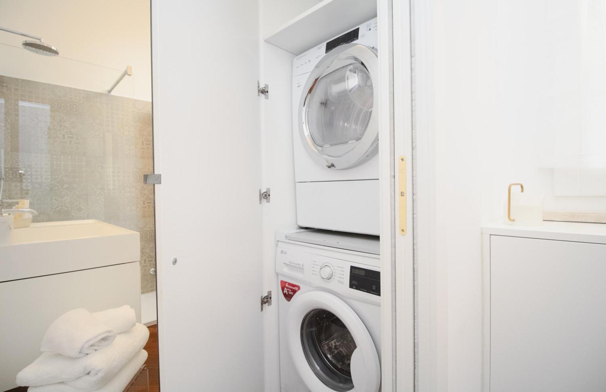 Palazzo Tancredi Apartment อังโกนา ภายนอก รูปภาพ