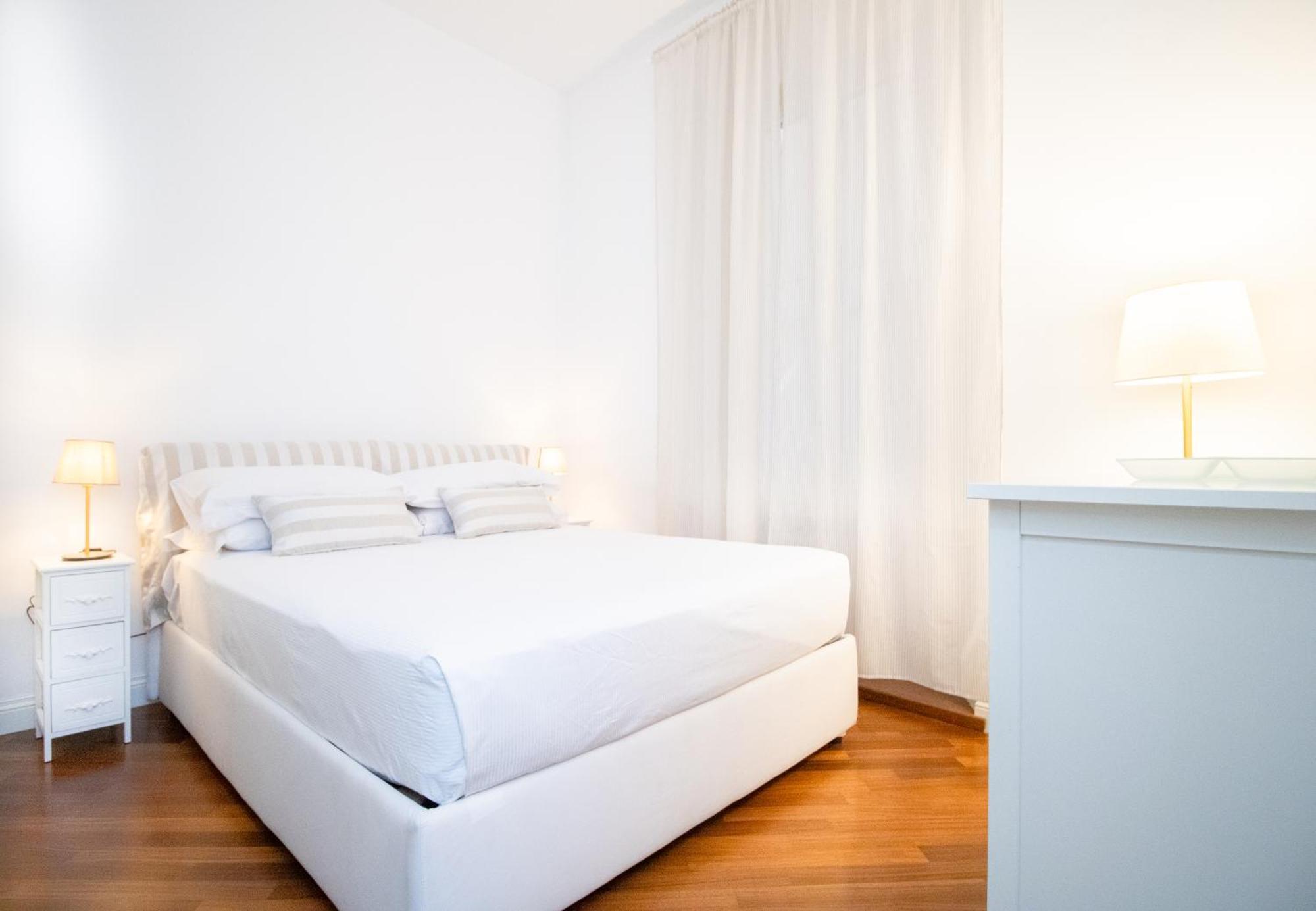 Palazzo Tancredi Apartment อังโกนา ภายนอก รูปภาพ